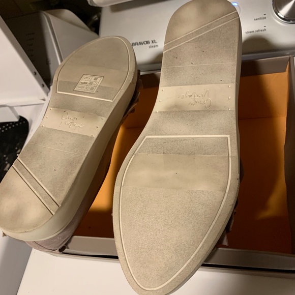 NWT! Adorable slip on shoes in a dusty rose color - Picture 2 of 2